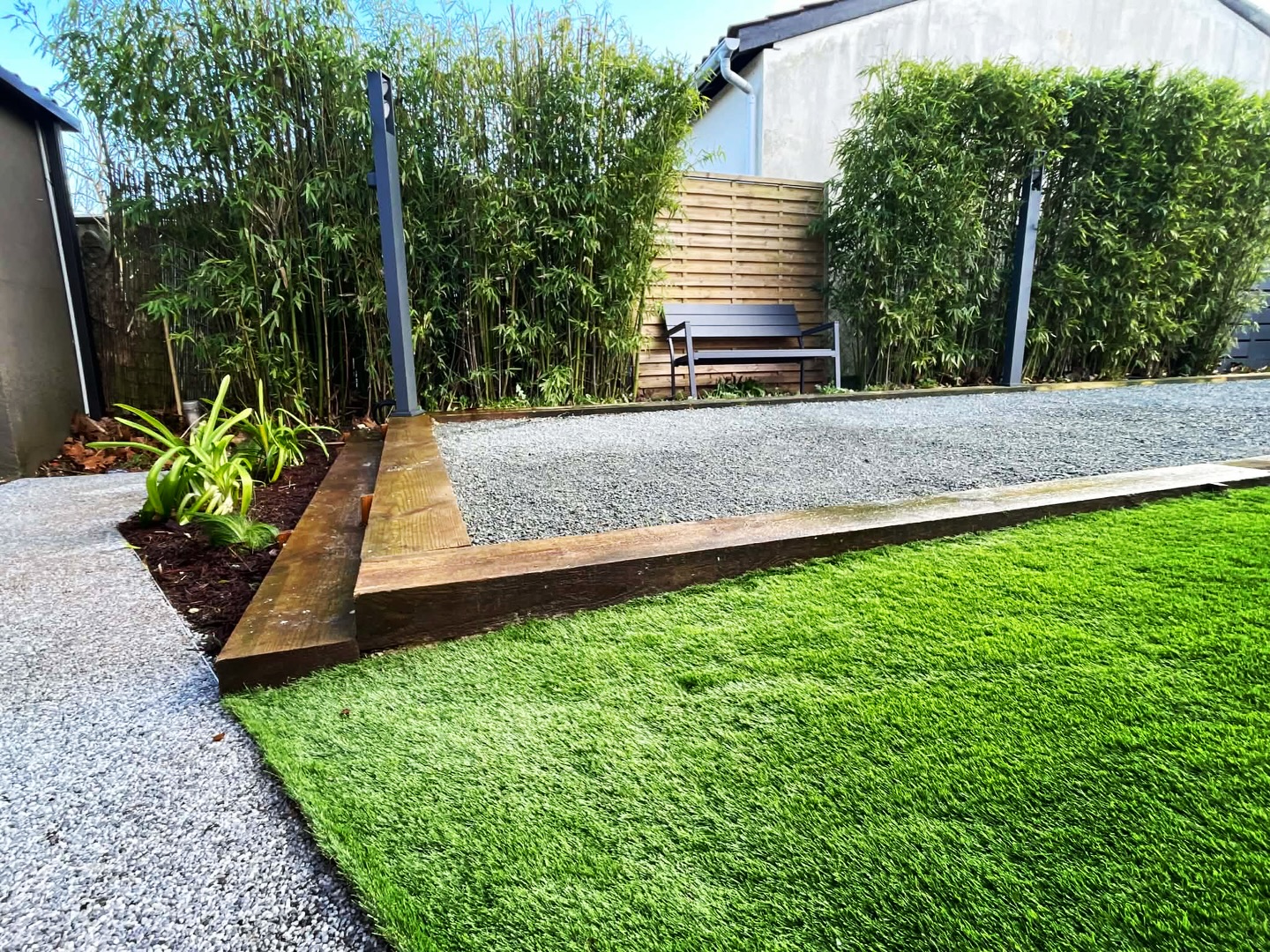 Aménagement intérieur végétalisé apportant confort visuel et atmosphère naturelle