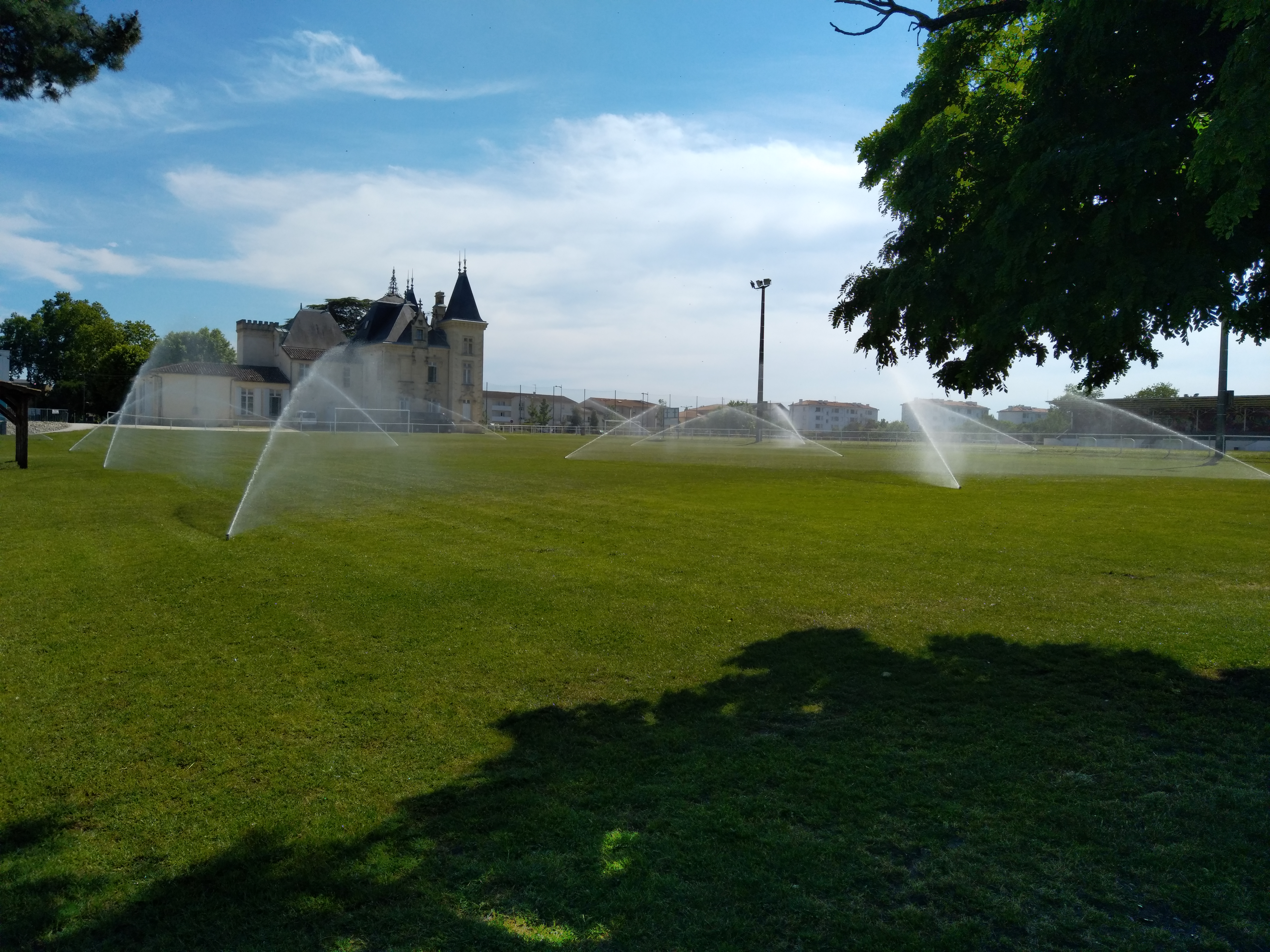 Arrosage centre équipe de france de football Clairefontaine - Stade et plaine des sports